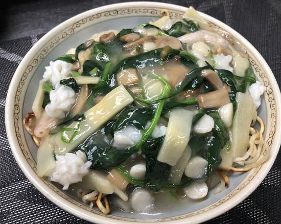 396. Stir Fried Noodle with Shrimp Squid and Scallop 三鮮炒麵